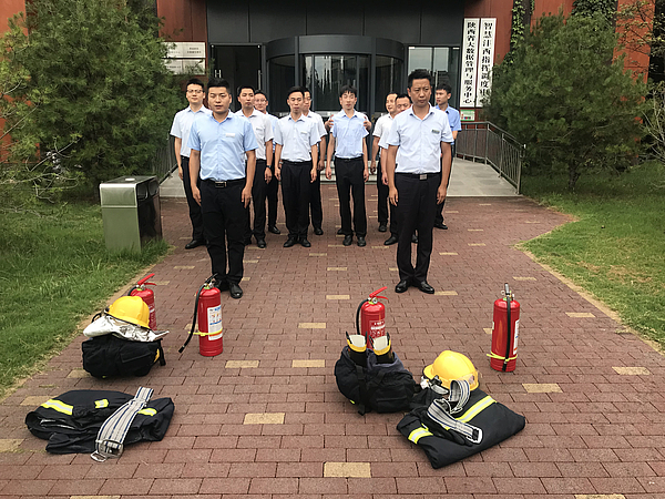 形象秩序穿戴防護(hù)服.jpg 形象秩序穿戴防護(hù)服.jpg